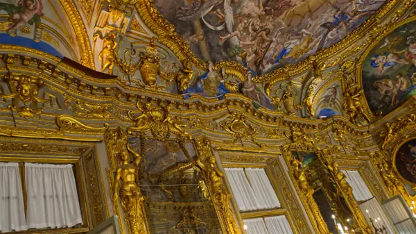 Dettaglio delle decorazioni della Sala Dorata