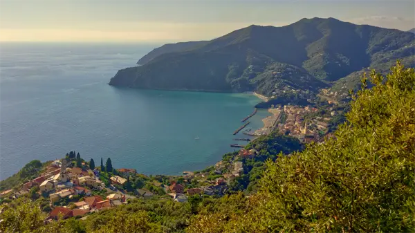 Vista su Lemeglio e Moneglia